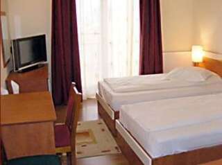 Отель Hotel Sym Плоешти Двухместный номер с 1 кроватью или 2 отдельными кроватями-7